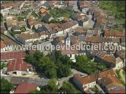Nous survolons le village Meusien de Sorcy-Saint-Martin. Nous sommes dans le ciel de la r&eacute;gion ...