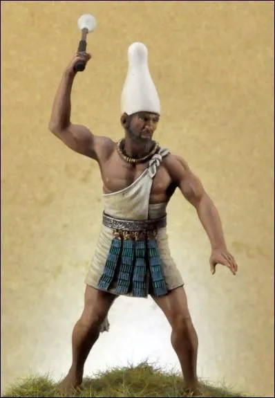 Vers 3150 av J.-C., ce roi de Haute-Égypte entra en conflit avec le roi de Basse-Égypte, le vainquit puis prit sa couronne rouge et unifia l'Égypte. Qui est ce premier pharaon ?