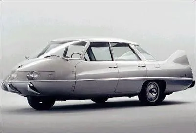 Voici un drôle de "suppositoire à ailerons" dessiné en 1960 par un styliste de renommée mondiale : qui ?