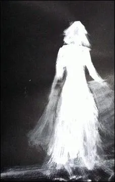 Dans de nombreuses légendes, qu'est annonciatrice en général la 'Dame blanche' ?