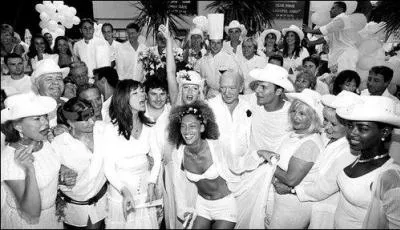 Qui organisait les fameuses 'Soirées blanches' à St Tropez ?