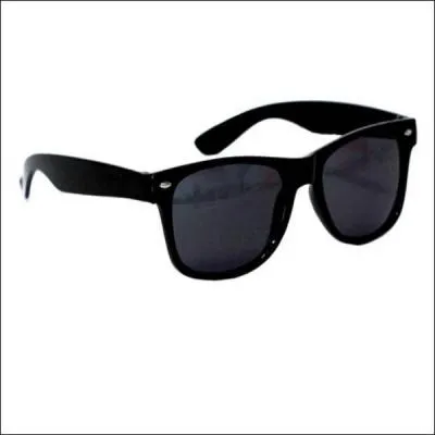 Qui animait l'émission : 'Lunettes noires pour nuits blanches' ?