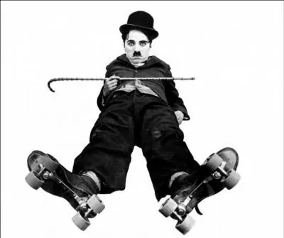 Charlie Chaplin s'inspirait de son vécu pour élaborer ses scénarios et dénoncer les problèmes de société. Quels sont ses deux films, les plus célèbres qui ont marqué sa longue carrière ?