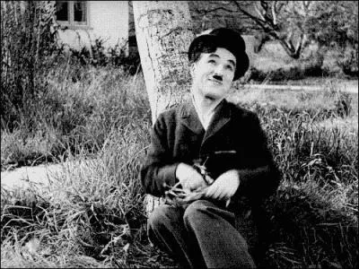 1921-1931-Le succès est bien là. La popularité de Charlot traverse les frontières. Pour quel film reçoit-il un Oscar spécial en 1928 ?