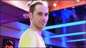 Et enfin toujours sur cette émission, quel est le surnom de Julien Seeberger ?