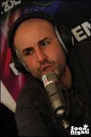 Comment s'appelle Richard Degall dans l'émission de radio de l'animateur de la question 27 ?