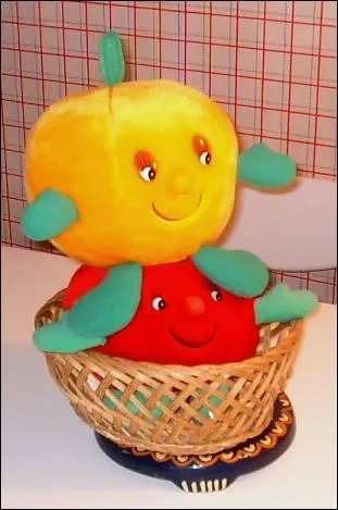 Un citron et une tomate se promènent en ville. Le citron, pressé traverse la rue avant la tomate. La pauvre petite tomate se fait écraser par une voiture. Que lui dit le citron ?