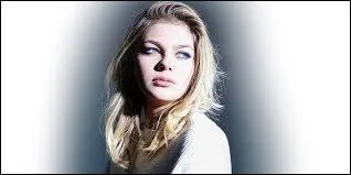 Qui chante la chanson "Jour 1" ?