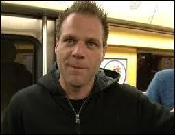 "C'est en faisant n'importe quoi qu'on devient n'importe qui".
Qui est-ce ?