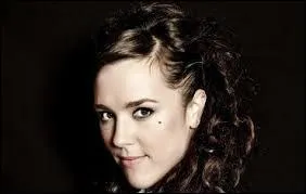 Qui est cette chanteuse ?