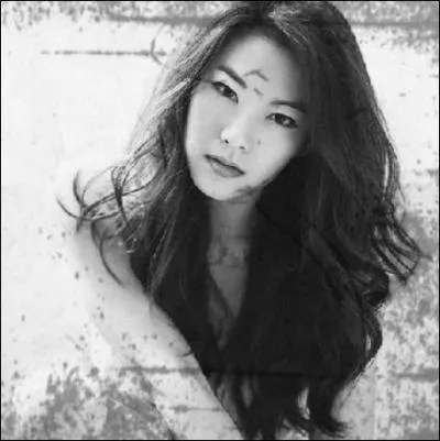 Elle joue le rôle de Kira Yukimura, une étudiante qui arrivera à la saison 3 B. Elle est le kitsune de la série et elle partira au début de la saison 5 A.