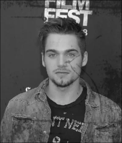 Il joue le rôle de Liam Dunbard, le nouveau loup-garou bêta qui intègrera la meute de Scott à la saison 4.