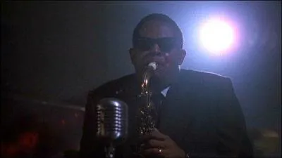 1988 est une grande année pour le jazz et le cinéma : "Bird" sort et fait un bide commercial ! Quel acteur (très attachant à mon goût) y tient le rôle de Charlie Parker ?