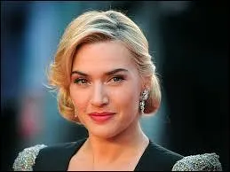 Et comment s'appelle la jolie femme qui joue la méchante Jeannine Mathiews ?