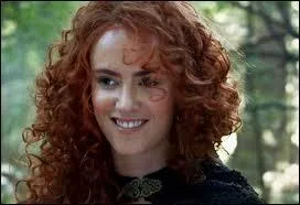 Qui est de retour et aide Merida ?