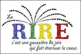 Dans l'humour pince-sans-rire, comment est l'humoriste ?