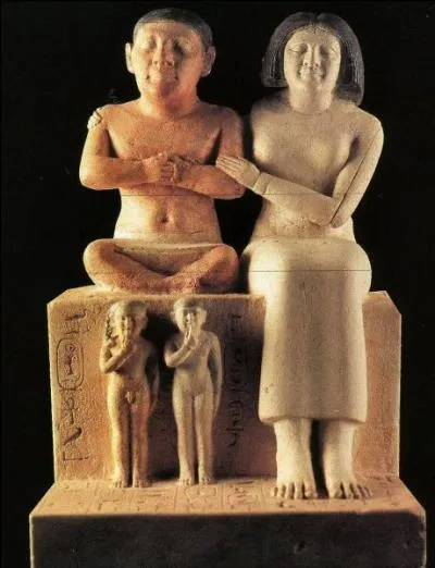 Haut fonctionnaire sous le pharaon Pépi II, chef de tous les nains du palais chargés de la garde-robe royale : Qui est-il ?