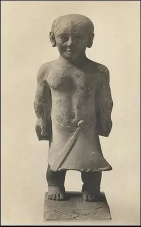 Ce nain est le plus ancien cuisinier connu, il vécut en Égypte sous la cinquième dynastie vers 2 300 avant J.C. : qui est-il ?