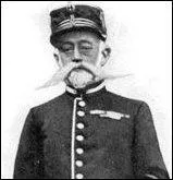 Un autre combat célèbre a eu lieu sur les hauteurs de Herstal dans la nuit du 5 au 6 août. Le commandant du régiment belge y fut tué. Comment s'appelle le village ?