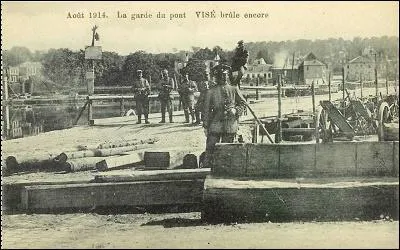 Quelle est la première ville belge attaquée le 4 août 1914 ?