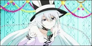 Au début de l'anime, sous quelle forme voit-on Alyss ?