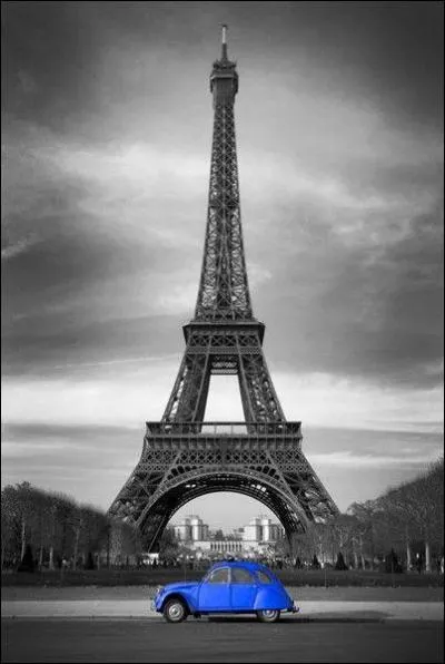 Quelle est la hauteur de la Tour Eiffel ?