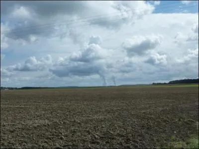 Prés de la frontière de quel pays se trouve la centrale de Chooz ?