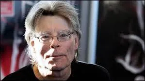 Qui est l'auteur de deux recueils de romans courts appelés "Minuit 2" et "Minuit 4" ?