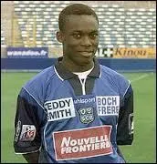 Né le 3 décembre 1982 à Accra, au Ghana, ce footballeur international ghanéen évolue à Panathinaïkos, au poste de milieu de terrain.