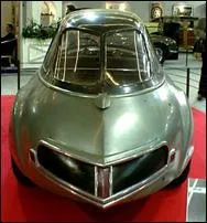 On dirait que celle-ci est légèrement compressée, sur les bords ! Qu'est-ce que c'est ?