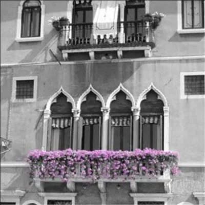 Qui chantait "Je suis sous sous sous ton balcon, Marie-Christine" ?