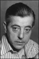 Avril : Grummo Marx casse sa pipe et Jacques Prévert nous quitte aussi ! Quelle phrase n'a PAS écrite ce poète ?