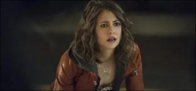 Dans la saison 3, quelle sera la coupe de Théa ?