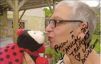 Le Tréport fait partie de son enfance. Quelle est cette chanteuse qui a obtenu un succès international avec une seule chanson interprétée en français : "Voyage, voyage" ?