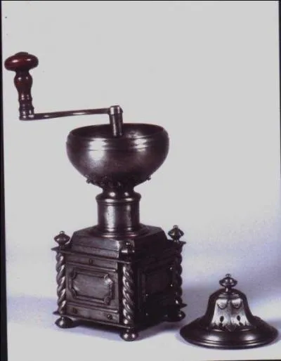 En quelle année le moulin à café a-t-il été inventé ?