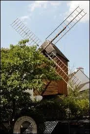 Quel est le nom du seul moulin à vent en état de marche de la butte Montmartre dans le 18e arrondissement de Paris ?