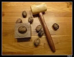 Désignez l'activité qui ne se pratique pas avec un maillet en bois :