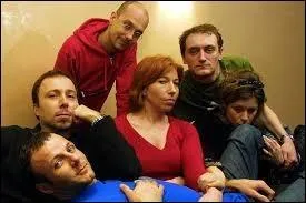 Les Robins des Bois sont une troupe de comédiens formée au milieu des années 90, ayant connu un vif succès sur Canal+ et Comédie ! . Laquelle de ces comédiennes ne faisait pas partie de cette troupe de joyeux déglingués ?