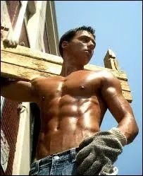 Parmi ces artisans, lequel n'a pas de rapport avec le bois ?