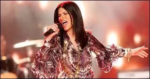 A quel âge commence-t-elle à chanter ?