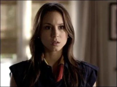 Avec qui Spencer sort-elle dans la saison 5 ?