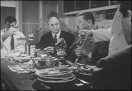 (F. Blanche) : D'accord, d'accord, je dis pas qu'à la fin de la guerre, Jo le Trembleur, il avait pas un peu baissé ; mais n'empêche que pendant les années terribles, sous l'Occup', il butait à tout va ! Il a quand même décimé toute une division de Panzers ! Ah ! 
(B. Blier) : Il était dans les chars ? 
(F. Blanche) : Non ! ----------------------- ! Sois à ce qu'on t'dit !