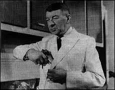 (L. Ventura) : Voilà vos encaissements en retard aggravés d'une amende en plus... Les Volfoni ont essayé de me flinguer, oui Maître ! 
(F. Blanche) : C'est pourtant pas leur genre ! 
(L. Ventura) : Et ben ça prouve qu'ils ont changé de genre. Voilà ! 
(R. Dalban) : Quand ça change, ça change. Faut jamais se laisser démonter ! 
(F. Blanche) : Vous croyez qu'ils oseraient venir ici ? 
(L. Ventura) : -------------------.