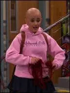 Qui a coupé les cheveux de Cat ?