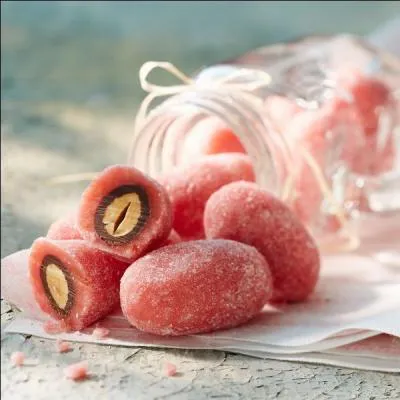 Amandes grillées, chocolatées enrobées de pâtes d'amande aromatisée à la framboise et à l'armagnac, que sont ces confiseries ?