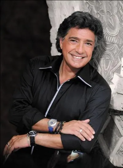 « Ici tu ne comptais pas les jours, ici tu te donnais par amour ». Comment s'appelle cette fille pour qui le passé est bien mort ?