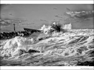 Comment appelle-t-on juridiquement un évènement dommageable, concernant un bateau ou un naufrage ?