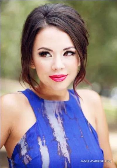 Quel âge a-t-elle en 2015 ?