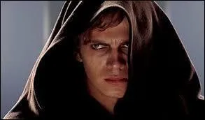 Dans quel &eacute;pisode Anakin Skywalker passe-t-il du c&ocirc;t&eacute; obscur ?