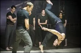 Qui est aidé par Quatre pour se battre ?